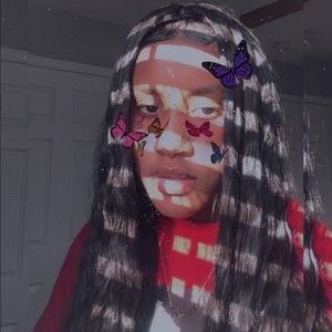 Meet your Posher, Kira